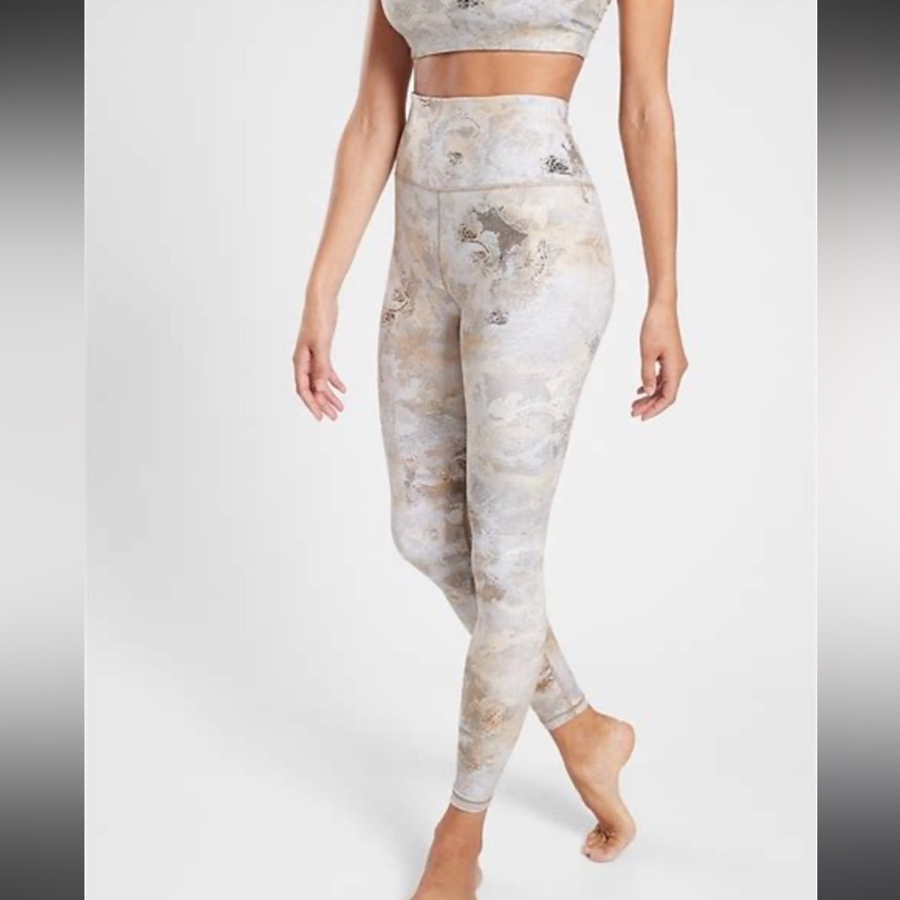 Athleta Elation Gilded tight, M, EUC